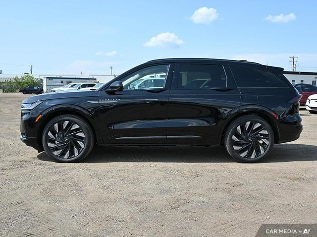 2025 Lincoln Nautilus Reserve Hybrid in Cars & Trucks in Edmonton - Image 3