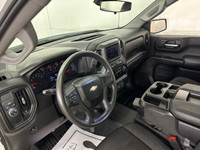 ALL VEHICLES COME CERTIFIED WITH A 90 POINT INSPECTION. Engine: 8 Cylinder Engine 5.3L/325CI L/100Km... (image 7)