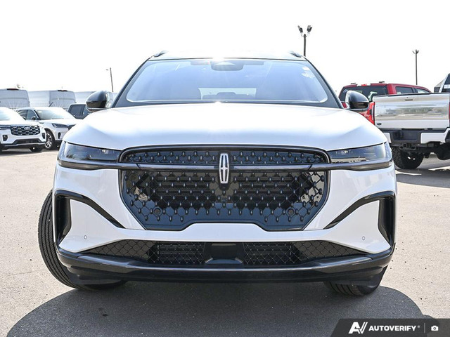 2025 Lincoln Nautilus Reserve Hybrid in Cars & Trucks in Edmonton - Image 2