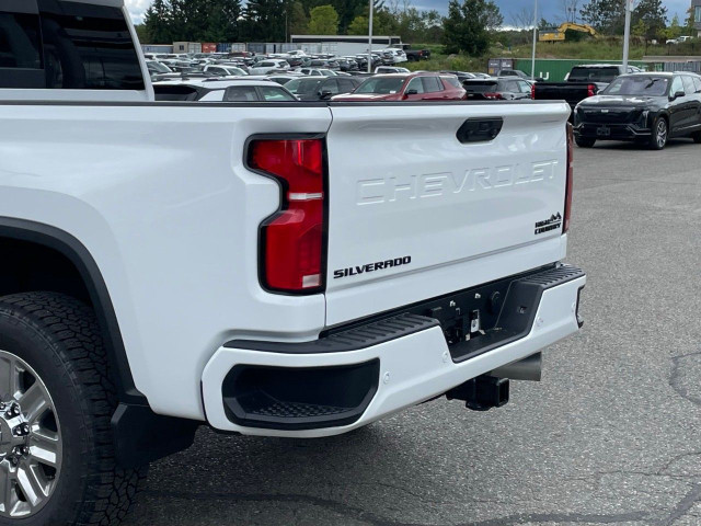 2025 Chevrolet Silverado 2500HD in Cars & Trucks in Oakville / Halton Region - Image 4