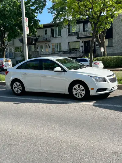 Je vends ma Chevrolet cruze 2014 avec 174000 km , jamais accidentée et toujours entretenue chez le c...