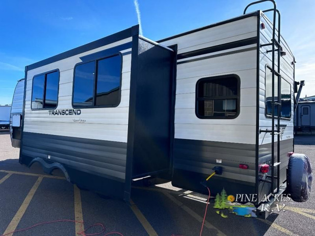 2019 Grand Design Transcend 26RLS Rear Living in Travel Trailers & Campers in Moncton - Image 3