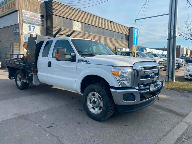 2015 Ford F-350 Extended Cab Flat Bed 4WD in Cars & Trucks in City of Toronto