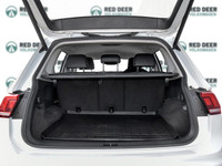 AWD, Android Auto / Apple CarPlay, Forward Collision Warning, Navigation System, Rain Sensing Wipers... (image 7)