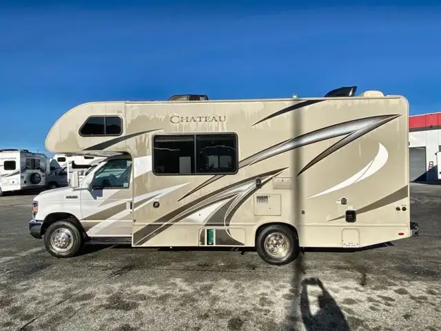 2020 Thor Motor Coach Chateau 22E in RVs & Motorhomes in Abbotsford - Image 7