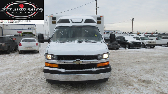 2017 CHEVY Express 3500 AMBULANCE in Cars & Trucks in Edmonton - Image 3