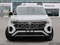 AMVIC-licensed business 2025 Volkswagen Atlas Peak Edition 4Motion Redefining Family Travel! Introdu... (image 1)