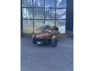 2023 Can-Am RT Limited Spyder RT Limited 2023 avec 29 402 kilomètres. Lumière auxiliaire LED. Garant...