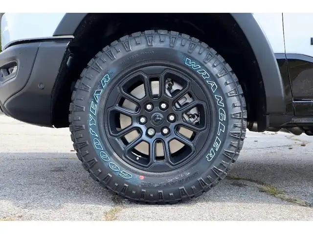 2025 Ram 1500 Rebel 4x4 Crew Cab 5'7 Box | DEMO DEAL in Cars & Trucks in Kitchener / Waterloo - Image 9