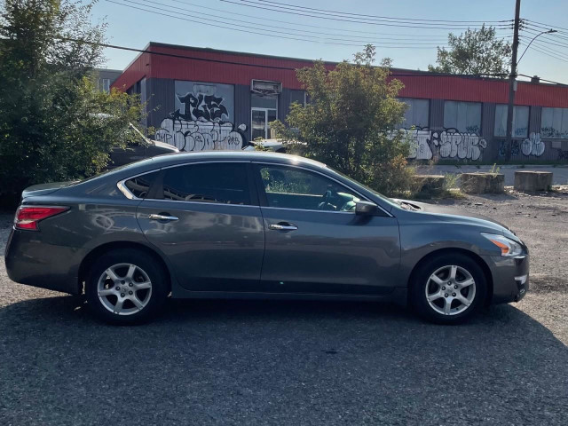 2014 Nissan Altima 2.5 SV in Cars & Trucks in City of Montréal - Image 4