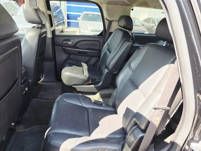 2007 Cadillac Escalade 7 Passenger Sunroof Power Heated Leather  in Cars & Trucks in Calgary - Image 10