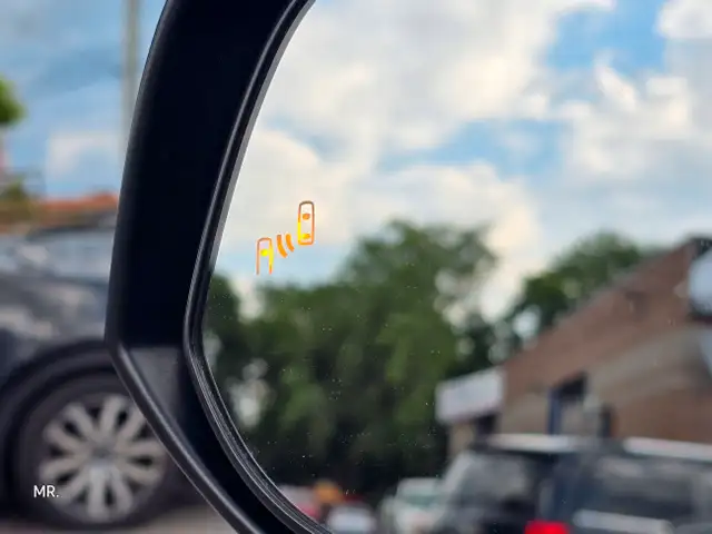 2019 Toyota RAV4 XLE Sunroof , Leather Heated Seats,Heated Steri in Cars & Trucks in City of Toronto - Image 30