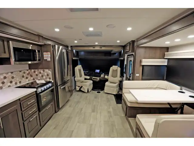 2025 Forest River Georgetown 5 Series Gt5 34H5 3 extensions 2025 in RVs & Motorhomes in Laval / North Shore - Image 17