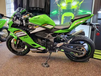 One in stock ready to go! FEATURING: HIGH-REVVING 399cc IN-LINE FOUR ENGINE WORLDSBK-INSPIRED CHASSI...