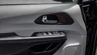 *Black Seats, Captain Chairs, Heated Seats, Heated Steering Wheel, Android Auto! * Practicality reig... (image 7)