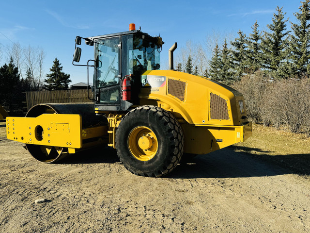 2016 CAT CS74B ROLLER in Heavy Equipment in Calgary - Image 3
