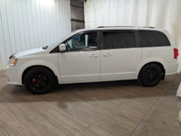 Experience the 2018 Dodge Grand Caravan SXT Premium Plus in white finish and front-wheel drive, desi... (image 4)