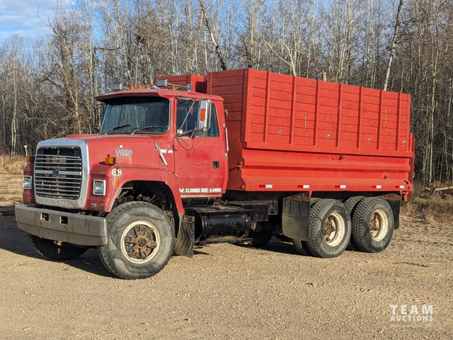 1993 Ford T/A Day Cab Grain Truck L8000 in Heavy Trucks in Edmonton