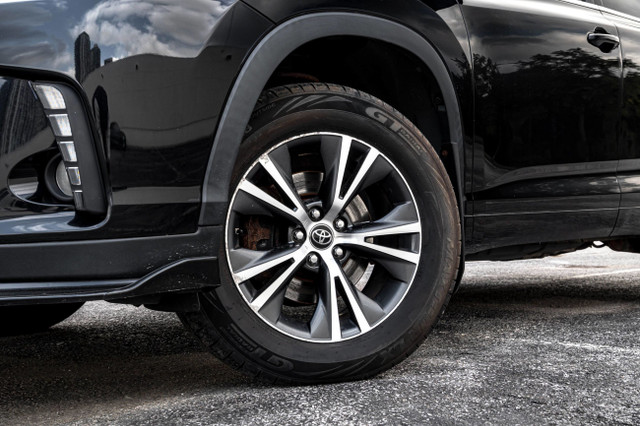 2017 Toyota Highlander AWD 4dr LE in Cars & Trucks in Mississauga / Peel Region - Image 2
