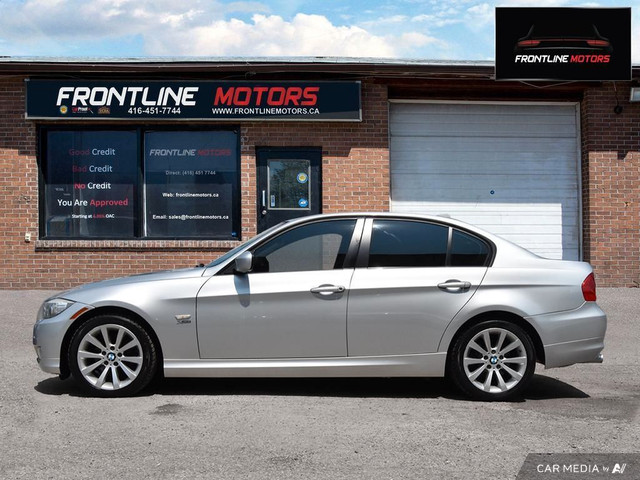 2011 BMW 3 Series 4dr Sdn 328i xDrive AWD Classic Ed in Cars & Trucks in City of Toronto - Image 3