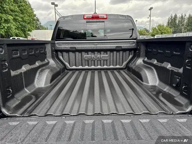 2025 GMC Canyon Denali in Cars & Trucks in Cowichan Valley / Duncan - Image 17