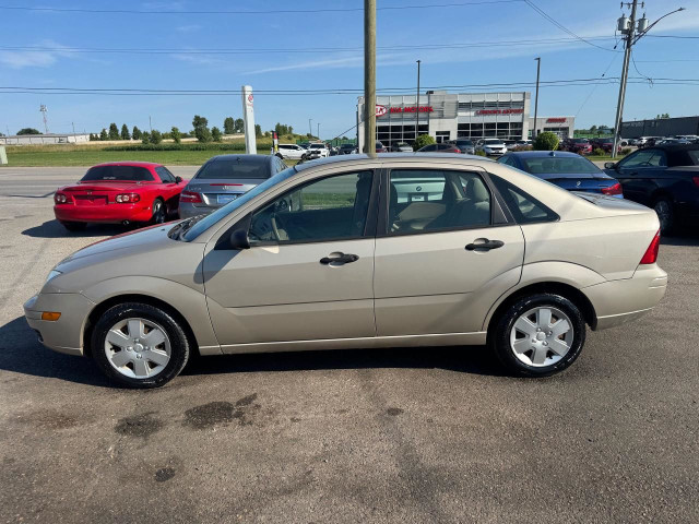 2006 Ford Focus SE, MINT CONDITION, RUST FREE, ONLY 47KMS in Cars & Trucks in London - Image 2