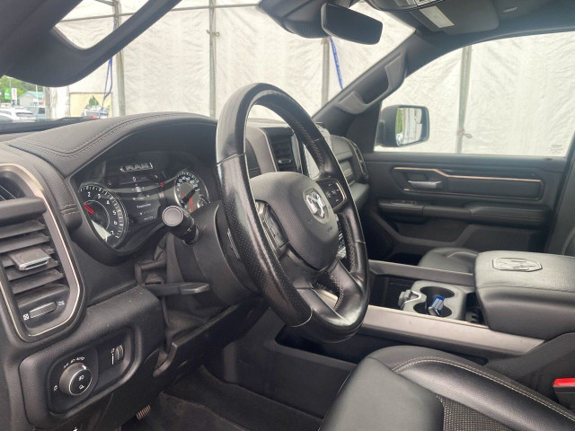 Ram 1500 SPORT CREW 4X4 V8 LEVEL 2 *NAV 12 PO* SIÈGES CHAUF 2022 in Cars & Trucks in Laurentides - Image 3