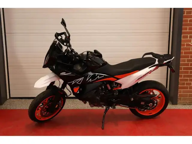 2024 KTM 890 SMT in Dirt Bikes & Motocross in Regina - Image 4