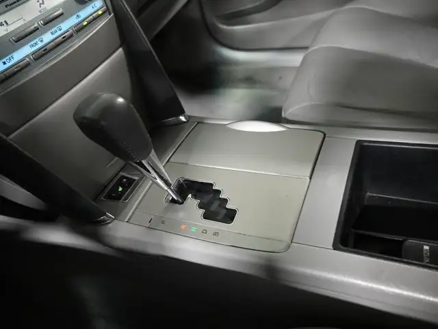 2008 Toyota Camry Hybrid Leather Heated Seats Sunroof Push Butto in Cars & Trucks in Mississauga / Peel Region - Image 21