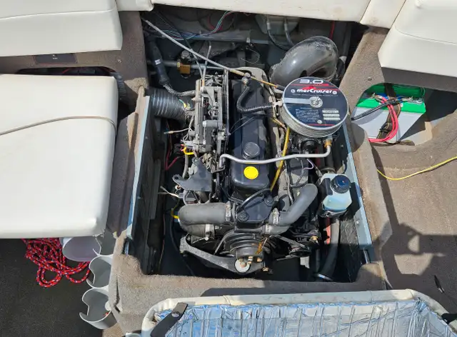 1999 Bayliner Capri 1954 in Powerboats & Motorboats in Regina - Image 11
