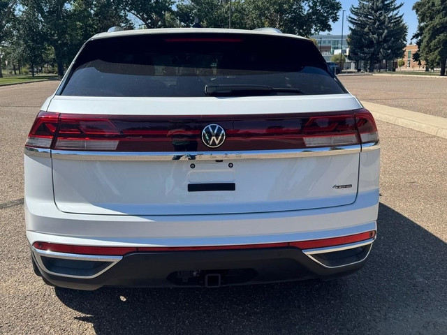 2024 Volkswagen Atlas Cross Sport 2.0 TSI Highline in Cars & Trucks in Medicine Hat - Image 4