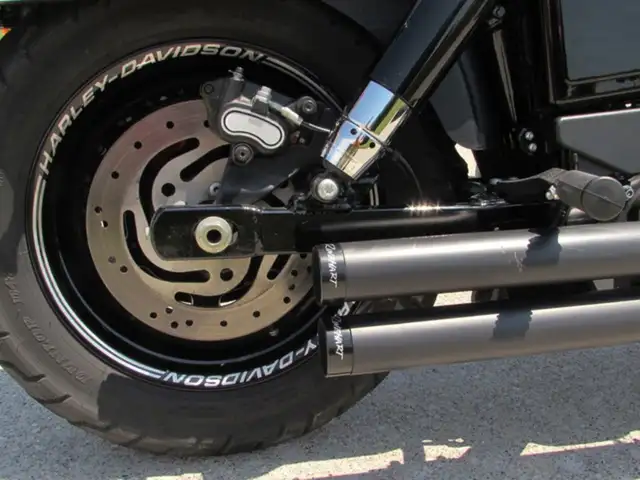 2014 Harley-Davidson FXR Dyna Touring FXDF Fat Bob in Sport Touring in Leamington - Image 10