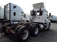 Ryder Stock ID: 684774 Transmission Type/Speed: Auto 13 Engine: DIESEL DD15 GHG'17 475/1650 Horse Po... (image 5)