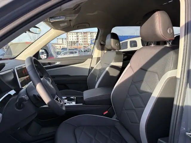 2024 Volkswagen Atlas Peak Edition | VW Corporate Demo | Clean in Cars & Trucks in Calgary - Image 13