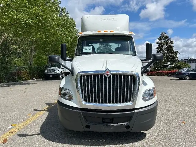 2019 International LT625 in Heavy Trucks in Delta/Surrey/Langley - Image 3