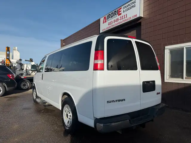 2014 GMC Savana 8 Passenger Van AWD in Cars & Trucks in Calgary - Image 4