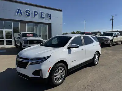 The 2022 Chevrolet Equinox LT is a compact SUV that offers the perfect balance of versatility, effic...