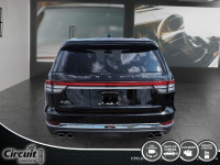 Le Lincoln Aviator Reserve 2022 incarne le luxe absolu avec ses 7 places spacieuses, un silence de r... (image 3)
