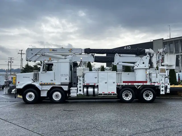 2011 Western Star 4900 Twin Steer DD15 Altec AH85A Bucket Truck in Heavy Trucks in Delta/Surrey/Langley - Image 8