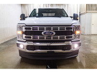 **ACCIDENT FREE - MECHANICALLY CERTIFIED** 23,892 KM This 2023 Ford F-350 4x4 Crew Cab XLT FX4 is po... (image 4)