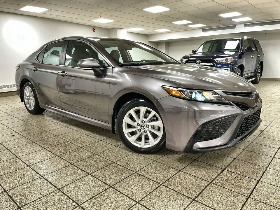 2021 Toyota Camry SE CAMRY SE - CLEAN CARFAX