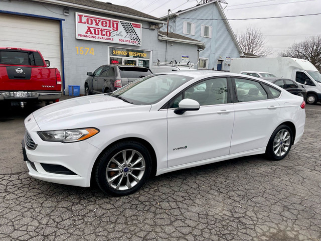 2017 Ford Fusion SE Hybrid FWD in Cars & Trucks in Hamilton - Image 2