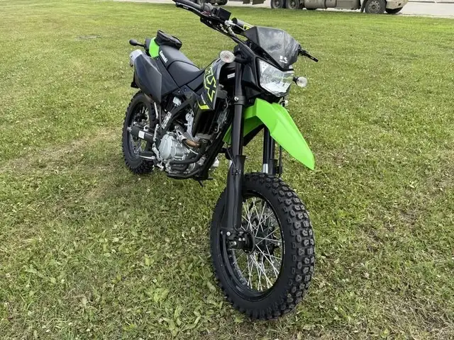 2021 Kawasaki KLX300SM in Dirt Bikes & Motocross in St. Albert - Image 11