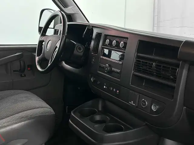 2023 GMC Savana Cargo Van 2500 BOITE COURTE - MAGS - CLIMATISATI in Cars & Trucks in Québec City - Image 26