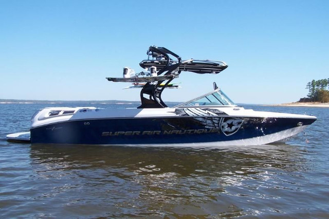 2009 Correct Craft SUPER AIR 220 TEAM EDITION in Powerboats & Motorboats in Laurentides