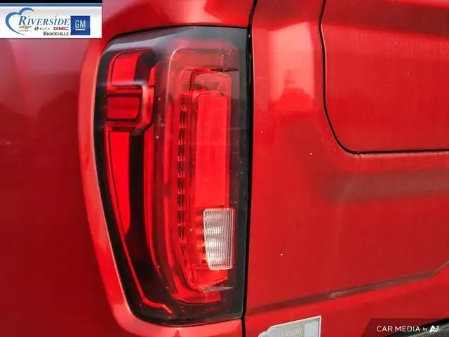 2021 GMC Sierra 2500HD Denali in Cars & Trucks in Brockville - Image 13