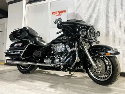 2013 Ultra Classic, True Dual Rinehart Exhaust, Hi-Flow Intake, Quick Attach Tour Pack, LED Headligh...