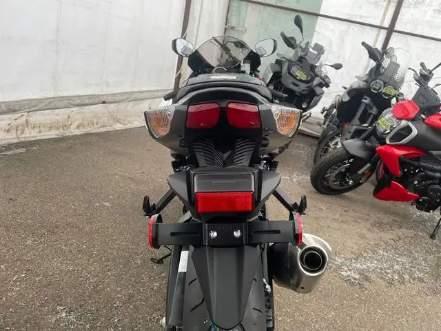 2025 Suzuki GSX-R 600 dans Utilitaires et de promenade dans Calgary - Image 18