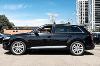 Highlighted Vehicle Features: AIR CONDITIONING, POWER FOLDING MIRRORS, LEATHER SEATS, 3RD ROW SEATIN... (image 4)