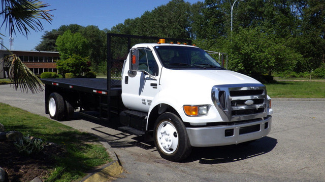 2006 Ford F650 16 Foot Flat Deck in Cars & Trucks in Delta/Surrey/Langley